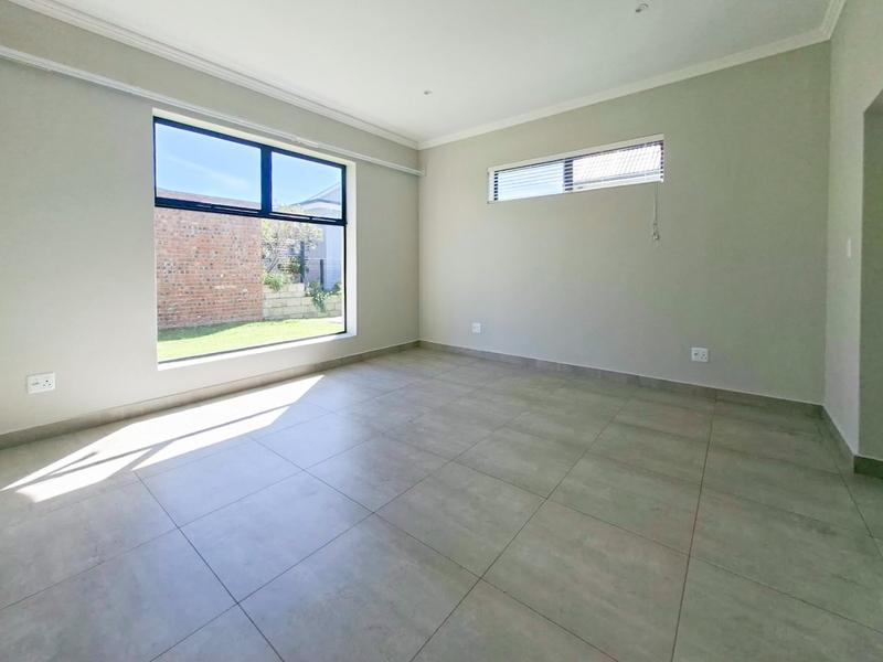 To Let 3 Bedroom Property for Rent in Kraaibosch Park Western Cape